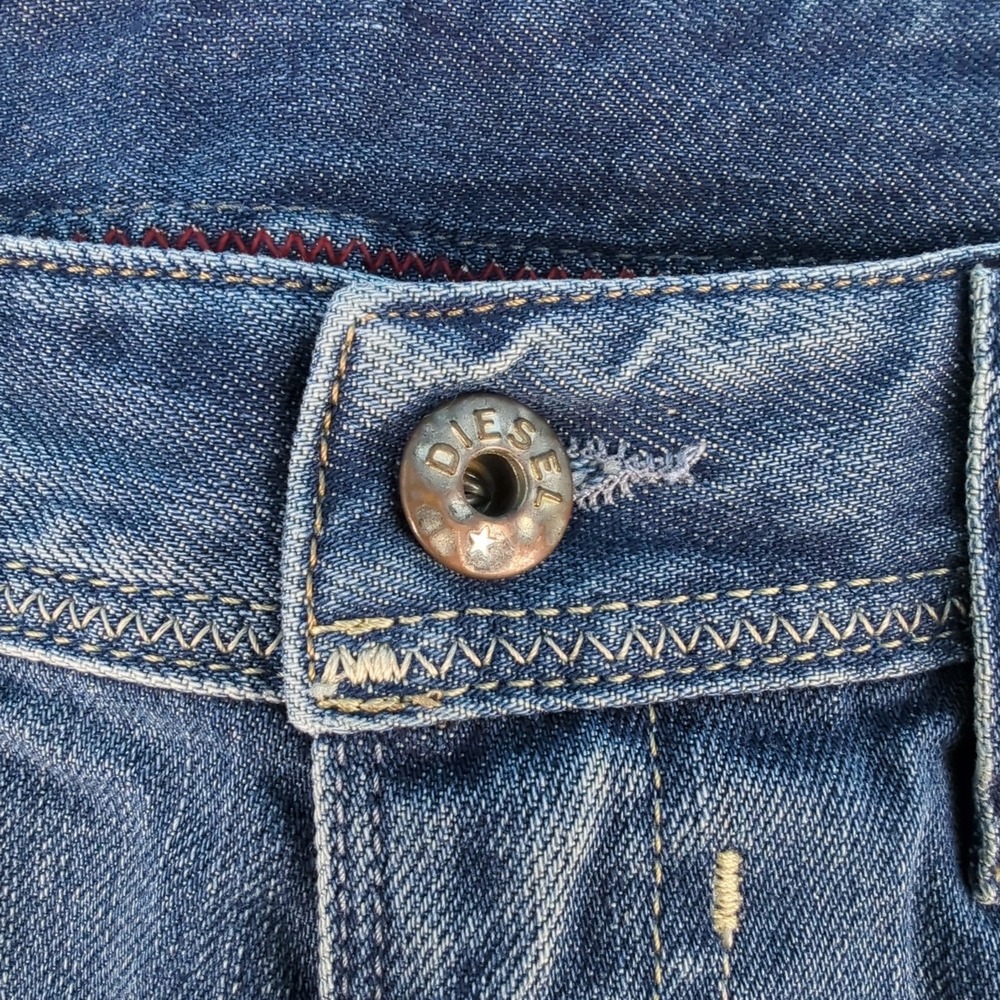 Diesel Lowky Regular-Straight Low Waist Jeans Wash 0810N Blue W27 L32 - Picture 3 of 16